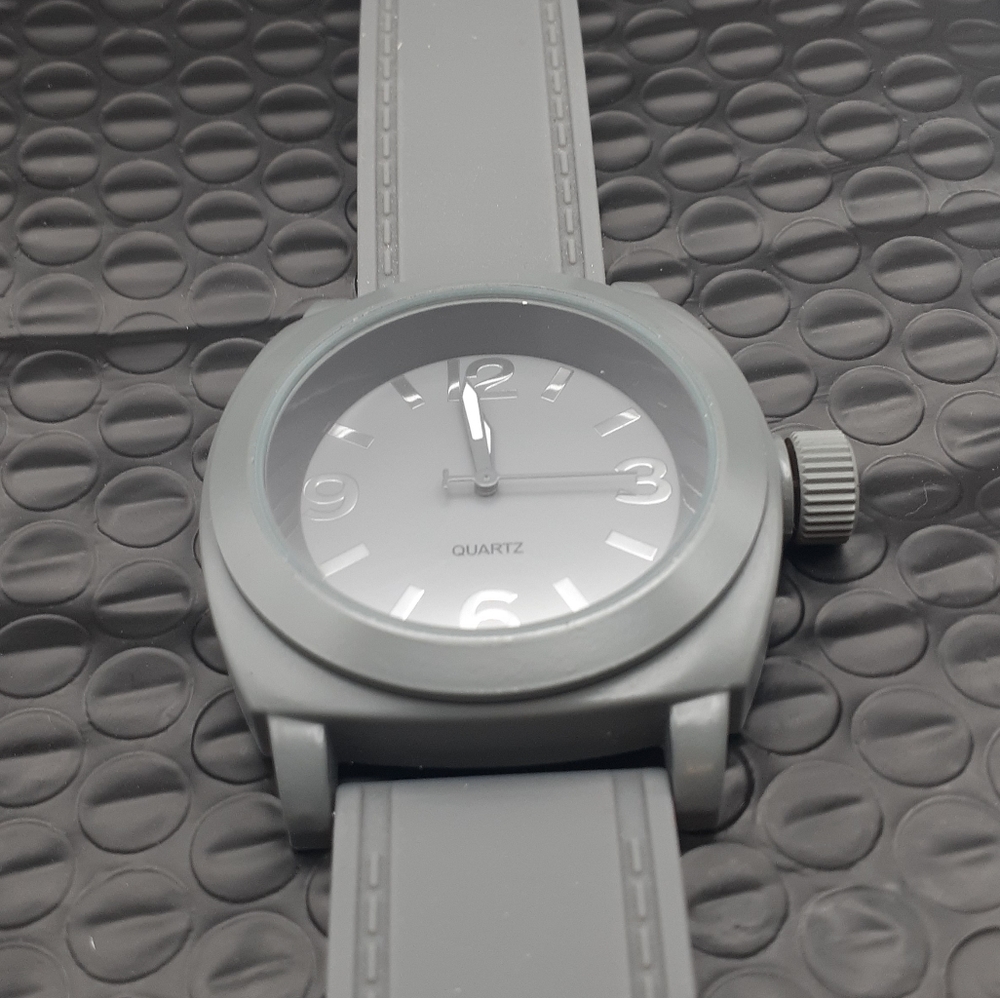 TARGET Watch - Picture 3 of 4